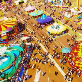 Free-Flow in various colors at this carnival in Australia