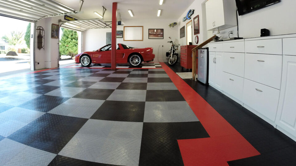 rd red blk ally car 5