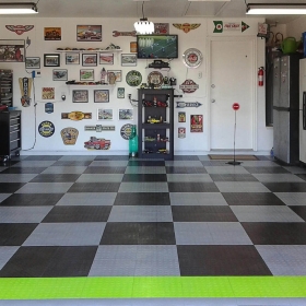 CircleTrac Racedeck flooring in black and alloy with a hint of lime.