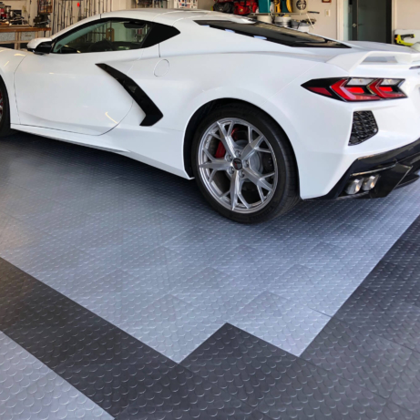 CircleTrac garage in alloy and graphite colors with white Corvette