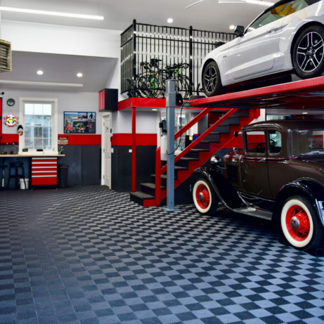 Multi-car garage with lift, floored with graphite Free-Flow