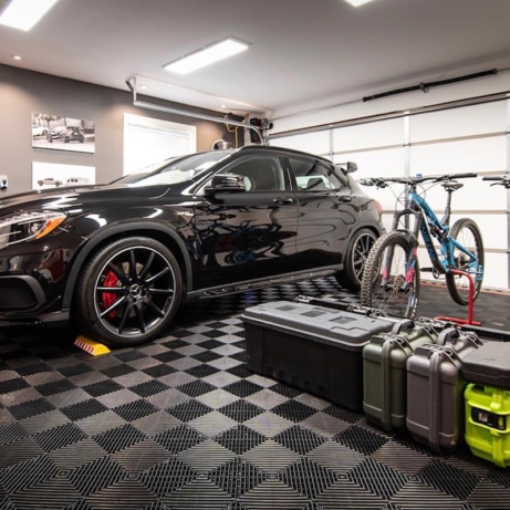 Mercedes and bikes on Free-Flow garage tiles