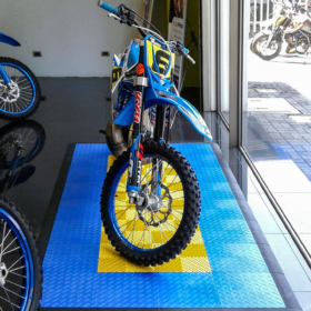Motorcycle display blue and yellow