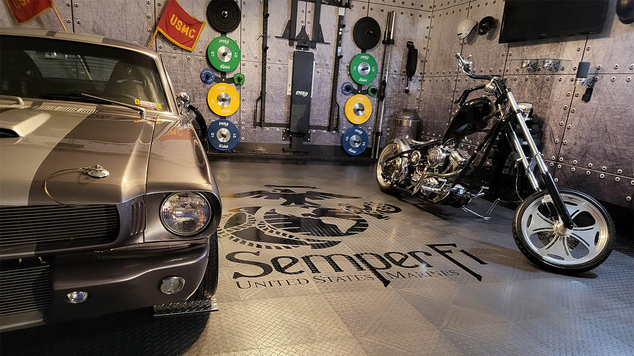 garage-gym Garage gym with RaceDeck interlocking floor tiles
